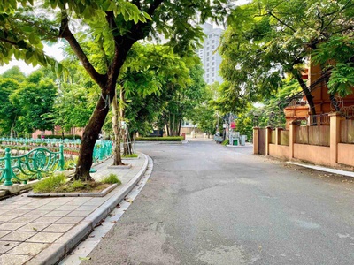 Chính chủ Cho thuê nhà Nguyên Căn đẹp tại Ngõ 8 Phố Từ Hoa, Tây Hồ, Hà Nội. Cạnh KS 5  Sheraton 6