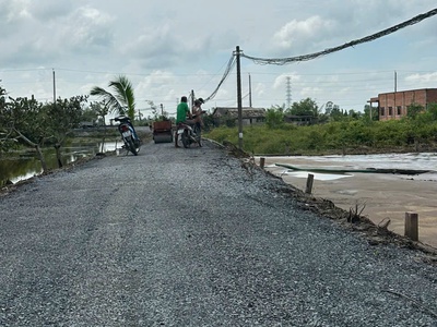 Cần bán  lô đất thổ vườn cực đẹp đường  đá xanh 6m ấp 5 bình đức, bến lức long an 1