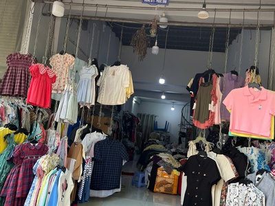 Cần sang gấp shop thời trang xuất khẩu đa dạng người lớn trẻ em tại thủ đức 2