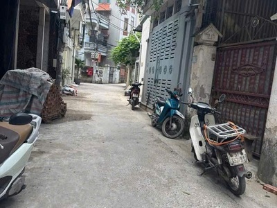 Bán nhà hoàng quốc việt, cầu giấy, 45m x 5 tầng, gần ô tô đỗ. giá 5.9 tỷ. 0