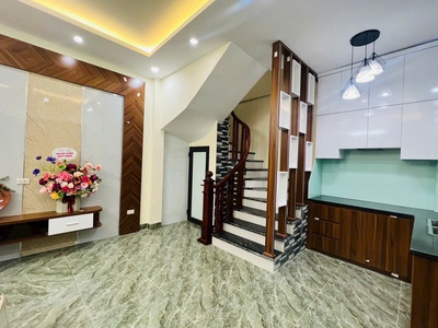 Siêu đẹp  lĩnh nam- hoàng mai -  5 tỷ xx mầm non - 5 tầng   mt 5m-- ở luôn- tặng nội thất 1