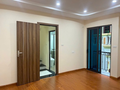 Siêu đẹp  lĩnh nam- hoàng mai -  5 tỷ xx mầm non - 5 tầng   mt 5m-- ở luôn- tặng nội thất 3