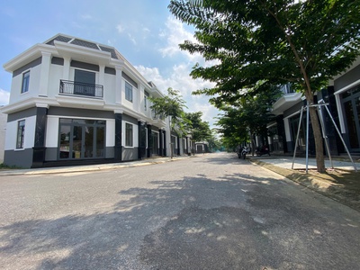 Bán nhà đường d8 phường hòa lợi tp. bến cát tỉnh bình dương  diện tích  5x16 thổ cư 100 0