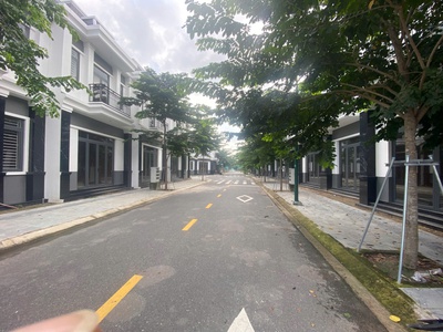Bán nhà đường d8 phường hòa lợi thành phố bến cát tỉnh bình dương  diện tích  5x16 thổ cư 100 3