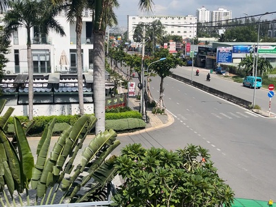 Cho thuê nguyên tầng 2   nội thất khu vila khang điền phường phú hữu 4