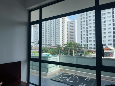 Cho thuê nguyên tầng 2   nội thất khu vila khang điền phường phú hữu 1