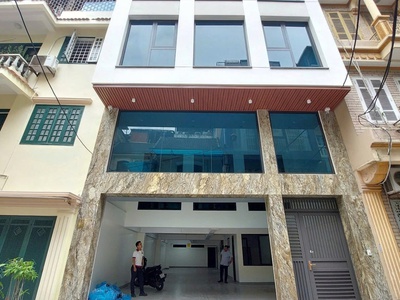 Cho thuê văn phòng 120m2 mặt phố đội cấn, ba đình - 26 triệu/tháng. có chỗ để ô tô 0