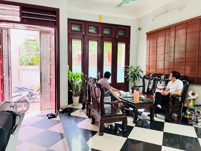 Tây trà bán nhà 5 tầng long lanh dân xây ở ngay lô góc ô tô thông hoàng mai 1