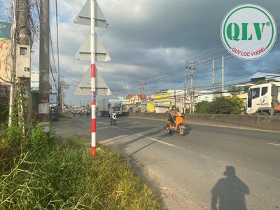 Cho thuê mặt bằng kho bãi 7.615 m2 mặt tiền QL1A Bến Lức, Long An. 0