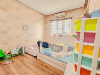 Bán chung cư Sunrise 90 Trần Thái Tông Cầu Giấy 100m giá 6.75 tỷ, lô góc, tặng nội thất 3