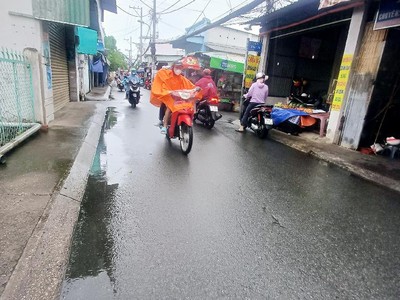 Mặt tiền kinh doanh hẻm xe hơi 1806- 50m ra huỳnh tấn phát thị trấn nhà bè-184m2 ngang 8.1m. 12.5 tỷ 1
