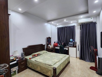 Hiếm. nhà xa la 50m2, 4 tầng, giá 13 tỷ. mặt phố - kinh doanh - vỉa hè - ô tô tránh 2