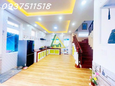 Cho thuê villa 13 phòng ngủ đường hoàng văn thụ p5 giá 40tr 0