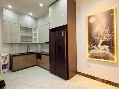 Nhà siêu đẹp tại tt cầu giấy, chủ nhà sang mỹ nên bán gấp, ô tô đỗ cổng 3