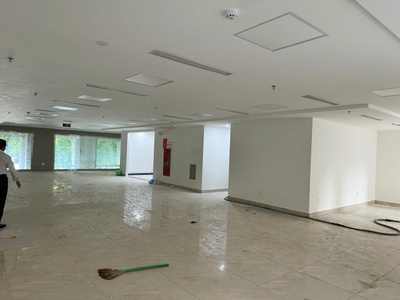 Văn phòng cho thuê  120m2 mặt phố giảng võ, đống đa - 26 triệu/tháng. có chỗ để ô tô 0