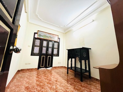 Nhà Cầu Giấy, Cầu Giấy. 50mx4  MT 3.5  Giá 9.4 tỷ  PHÂN LÔ - Ô TÔ ĐỖ CỬA - 20m Ô TÔ TRÁNH 3