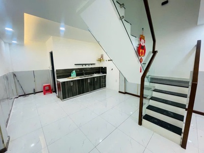 Bán gấp nhà hòa bình tt quận 11 - ngay đầm sen - hxh thông -2 tầng - 46m2 - nhà mới ở ngay - chỉ 2
