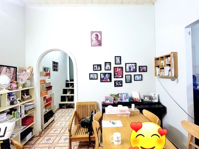 Xe hơi đỗ cổng, ngang 6m, ở ngay, trường thọ thủ đức, dt 61m2 6 x 10 . chỉ 4ty hơn. 4