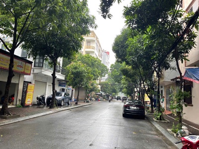 92m khu 918 long biên mt 5m phân lô đường ô tô 13,755 tỷ. 0