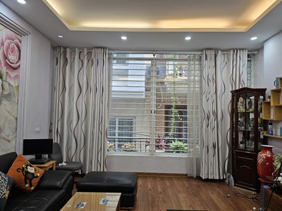 Cho thuê nhà Nguyễn Phúc Lai Đống Đa 60m x 4T giá 18 triệu, ngõ ô tô, nội thất đủ 1