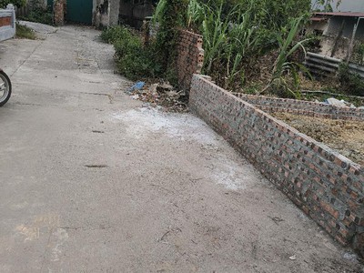 Bán đất khê nữ, nguyên khê. 62m x 4m, view hồ, công viên, oto tránh thông, giá 5 tỷ có tl. lh: 2