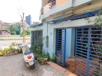 Dt98m, 3 tầng, mt 14m, 45 tỷ long biên mặt đường 40m, vỉa hè 7m - mặt tiền 14m - lô góc 3 mặt 3