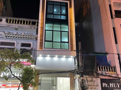 Chính chủ bán căn nhà nằm trên con phố thành chung buôn bán sầm uất giữa trung tâm tp nam định 0