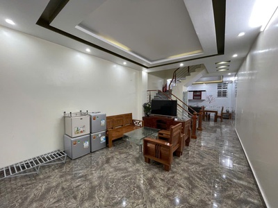 Cho thuê nhà Văn Cao đầy đủ nội thất, 5 p.ngủ khép kín. 0