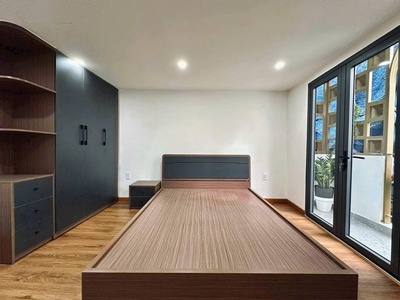 Sát mặt tiền - sát quận 1 - ngay hàng xanh - sổ nở hậu - nhà mới đẹp 4