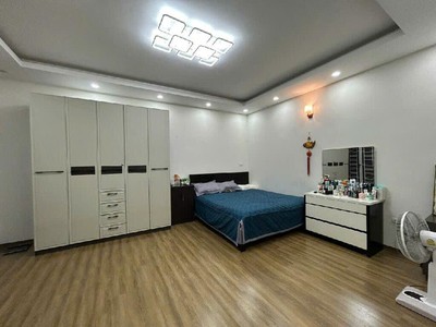 Nhà đẹp Ba Đình 56m2 x mặt tiền lớn 9m tặng full nội thất. 2