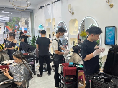 Chính chủ cần sang nhượng salon tóc đường ông ích khiêm, phường thạch thang 1