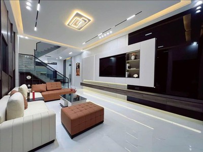 Hàng hiếm. ở ngay kđt ngô thì nhậm 60m2, 5 tầng, giá 13 tỷ. gara - vỉa hè - ô tô tránh - kinh doanh 0