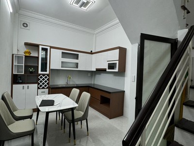 Hoàng hoa thám - ba đình - 5pn - an sinh đỉnh - sổ vuông a4- nhỉnh 7 tỷ 1