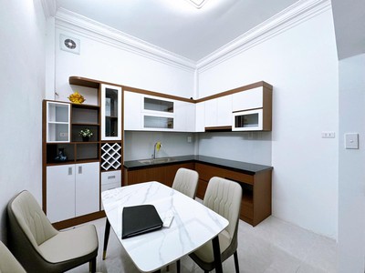 Hoàng hoa thám - ba đình - 5pn - an sinh đỉnh - sổ vuông a4- nhỉnh 7 tỷ 0