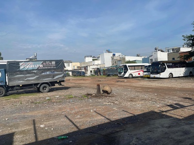 Bãi giữ xe rửa xe  24/24 và cho thuê đất trống 2