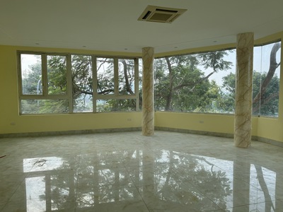 Cho thuê văn phòng, spa, ngân hàng, kinh doanh mặt phố việt hưng căn góc 2 mặt tiền, view công viên 0