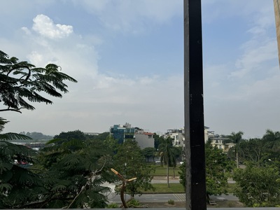 Cho thuê văn phòng, spa, ngân hàng, kinh doanh mặt phố việt hưng căn góc 2 mặt tiền, view công viên 2