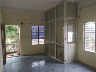 Cho thuê nhà đầu hồi 2 mặt thoáng TDT 50m2 nhà D2 nguyễn công trứ Q.Hai Bà Trưng Hà nội giá rẻ 9