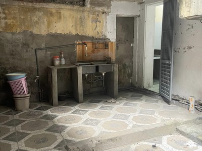 Bán Nhà Tập thể tầng 1 Phương Mai ô tô đỗ cử 70m chính chủ nhà nguyên bản 4