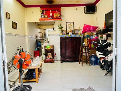 Nhà nát  p.7,pn, hxhsn ,49m2,  không qh, chưa đến 100tr/m2 1