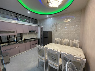 Cho thuê nhà Văn Cao, DT: 60m2 lô góc, 5 phòng ngủ. 3