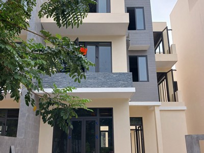 Cho thuê Biệt thự xây thô Dự án Phú Cát City 0