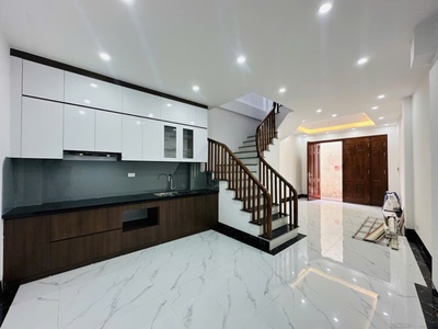 Bán nhà long biên -42m - hơn 5 tỷ, 10m ra ô tô - 2 thoáng - sát nhà văn hoá - hàng xóm vin riverside 2