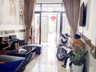 Bán gấp nhà lk 4-5 gần chợ bình thành hẻm 6m xe hơi vào nhà 64m2,4 tầng 5 tỷ 2