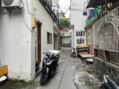 Nhà nát  p.7,pn, hxhsn ,49m2,  không qh, chưa đến 100tr/m2 2