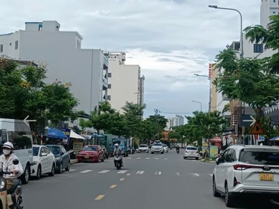 Gần biển Mỹ Khê, 100m2, đường 10.5m, xây căn hộ đông khách, chính chủ lâu năm, cần bán nhanh. 0