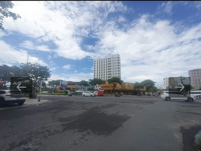 Gần biển Mỹ Khê, 100m2, đường 10.5m, xây căn hộ đông khách, chính chủ lâu năm, cần bán nhanh. 4