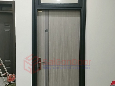 Cửa Thép Vân Gỗ DELUXE sang trọng và tinh tế 1