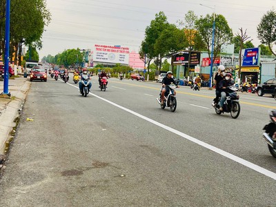 Bán đất MT NE8  nhựa 36m  thông thẳng ra QL13-14, kd buôn bán cực phù hợp 0