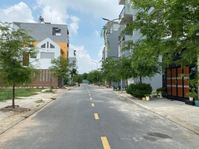 Bán lô đất đối diện công viên sau lưng chợ đầu mới thủ đức, gần ngã tư bình phước 3